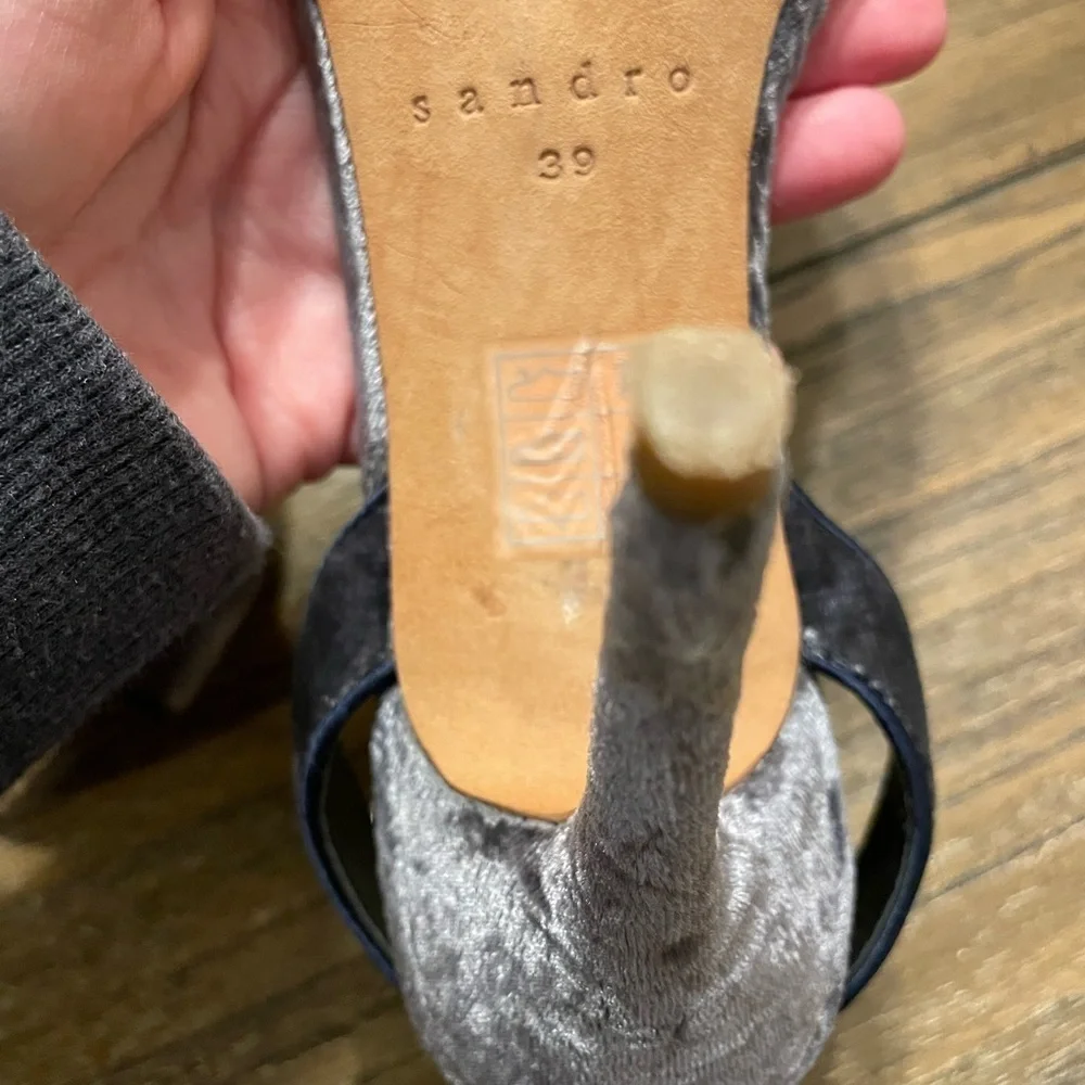 Sandro Nina Dark Blue Velvet T-Strap Sandal Stiletto Heels Size 8.5 Party City - Picture 10 of 11